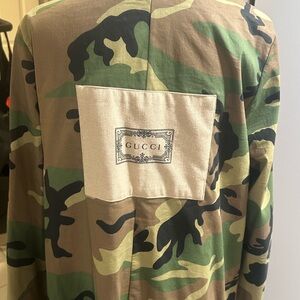 Long camo coat w/ Gucci patch